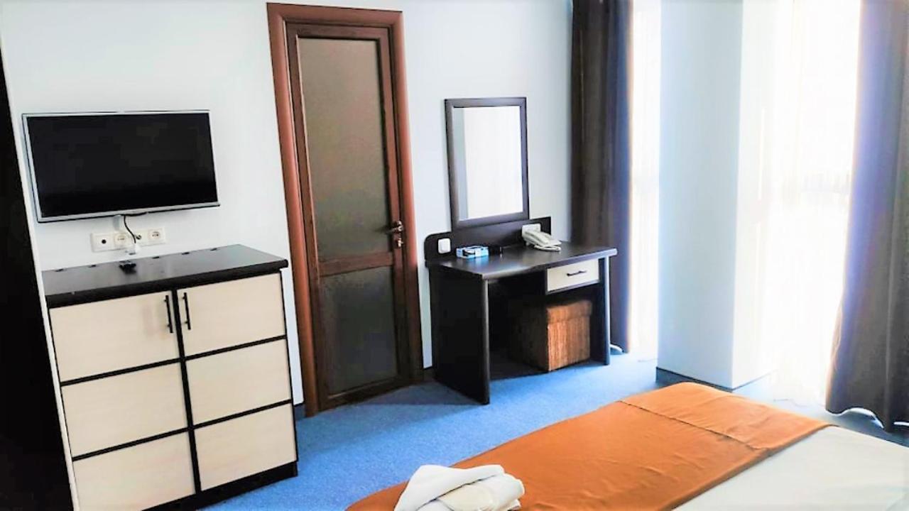 Ddd Hotel 耶烈万 外观 照片