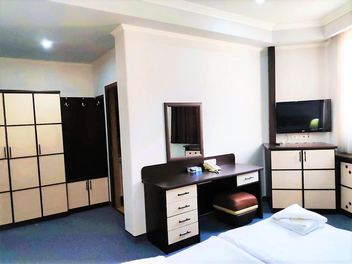 Ddd Hotel 耶烈万 外观 照片