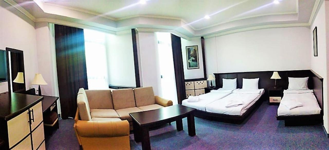 Ddd Hotel 耶烈万 外观 照片