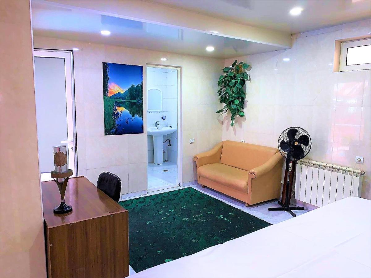 Ddd Hotel 耶烈万 外观 照片