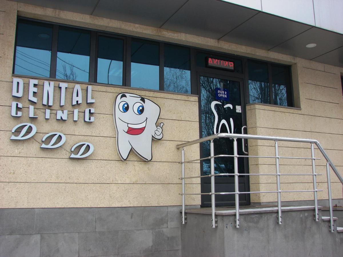 Ddd Hotel 耶烈万 外观 照片